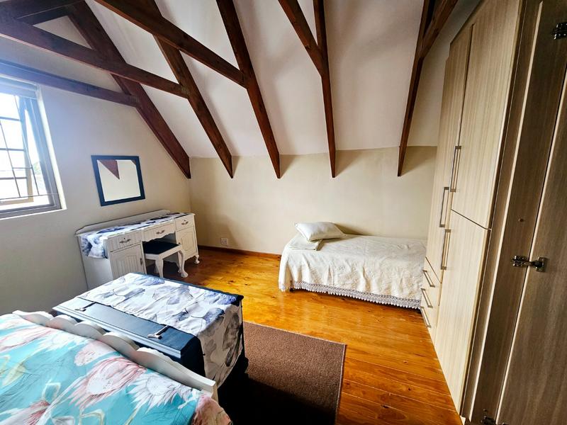 4 Bedroom Property for Sale in Vakansieplaas Western Cape